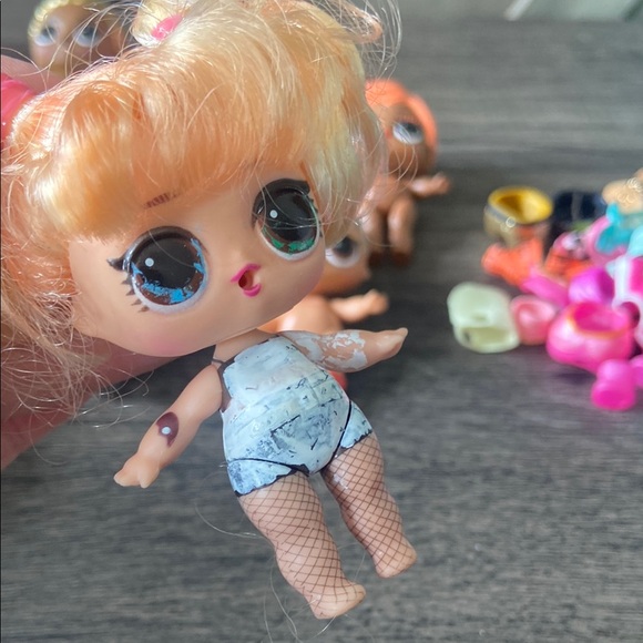 LOL Surprise Dolls Backpack, Figurines and Clothing - Picture 9 of 10